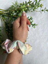 Load image into Gallery viewer, Marble  Scrunchie
