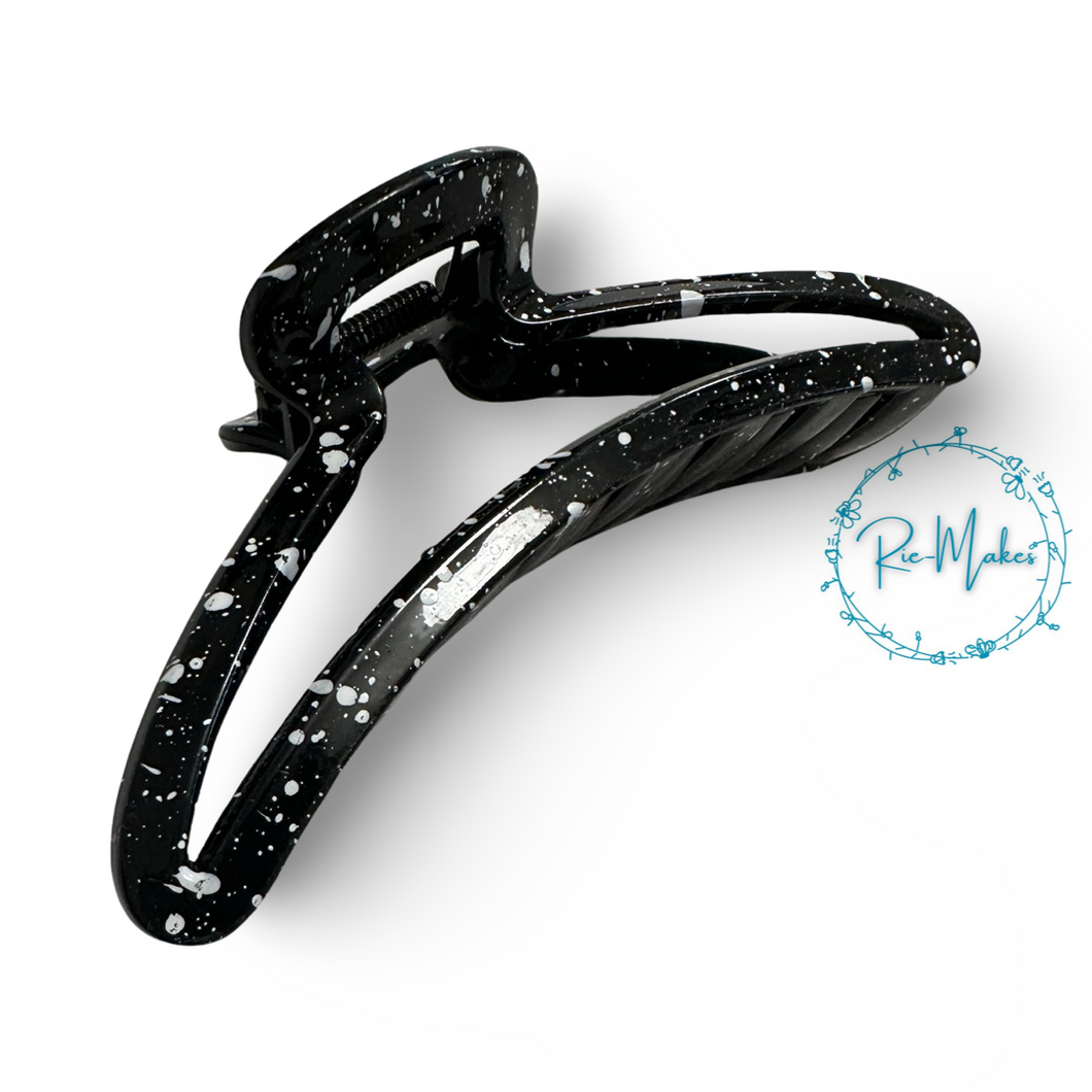 Black speckled claw clips