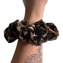 Load image into Gallery viewer, Velvet Animal Print Scrunchie
