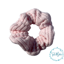 Load image into Gallery viewer, Baby Pink fluffy Scrunchie
